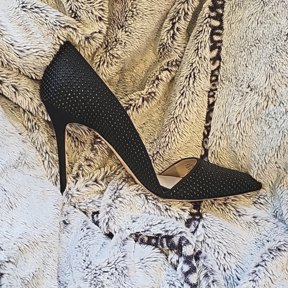 VINCE CAMUTO Imagine Ossie D’orsay Studded Pump